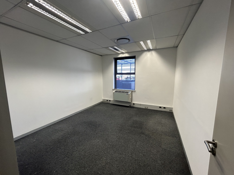 To Let Commercial Property for Rent in Mowbray Western Cape